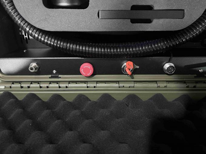 पल्स 200w 300w सूटकेस फाइबर लेजर सफाई मशीन जंग हटाने की मशीन 6