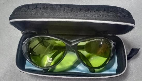 पल्स 200w 300w सूटकेस फाइबर लेजर सफाई मशीन जंग हटाने की मशीन 7